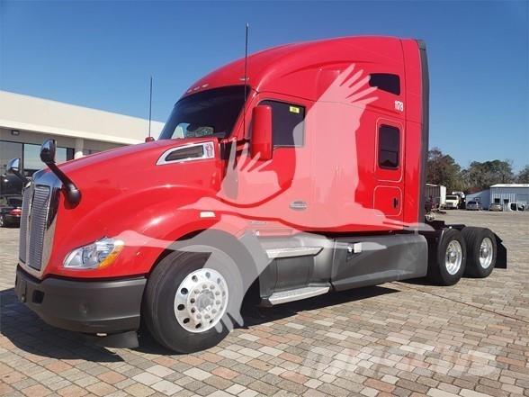 Kenworth T680 Тягачі