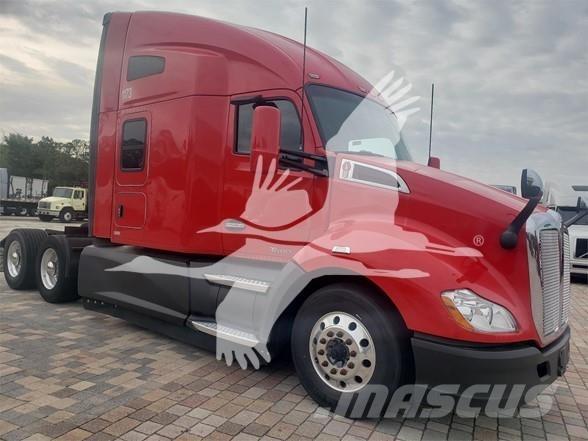 Kenworth T680 Тягачі