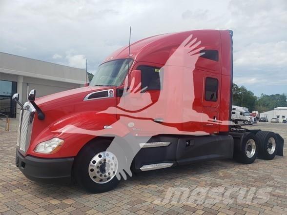 Kenworth T680 Тягачі