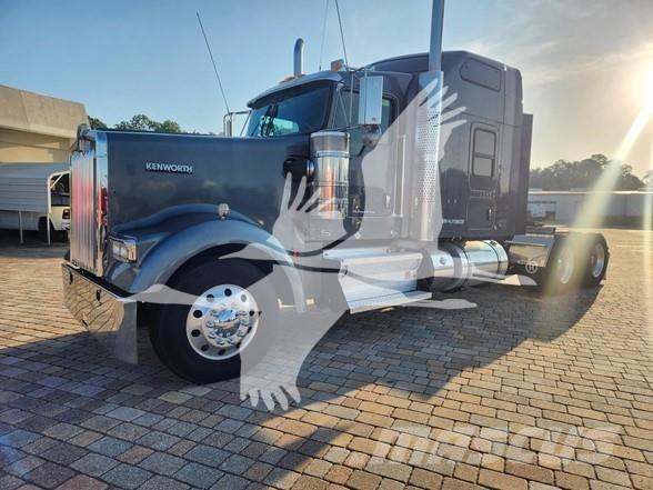 Kenworth W900 Тягачі