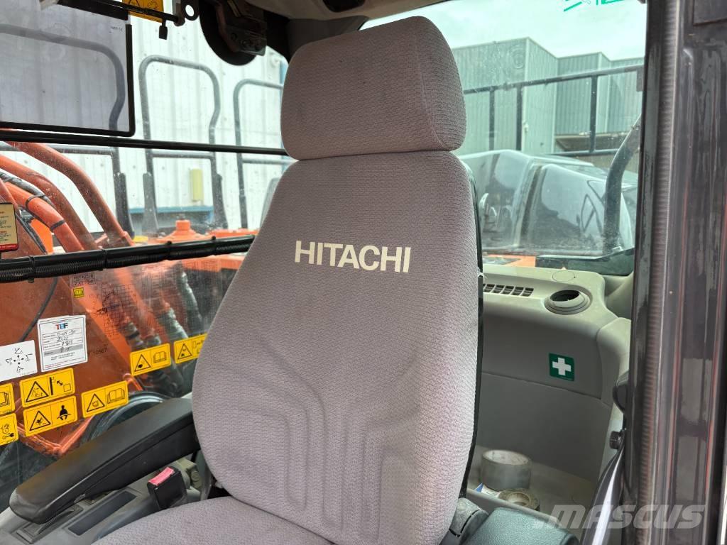 Hitachi ZX210LC-6 Гусеничні екскаватори