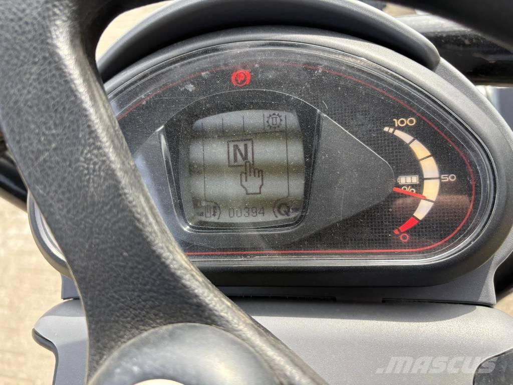 Giant G2200 E Xtra Малі навантажувачі