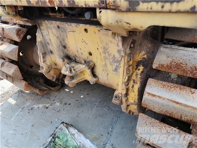 Komatsu D41P Гусеничні бульдозери