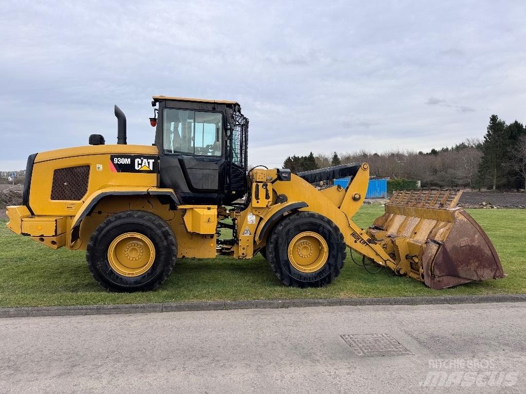 CAT 930 M Фронтальні навантажувачі