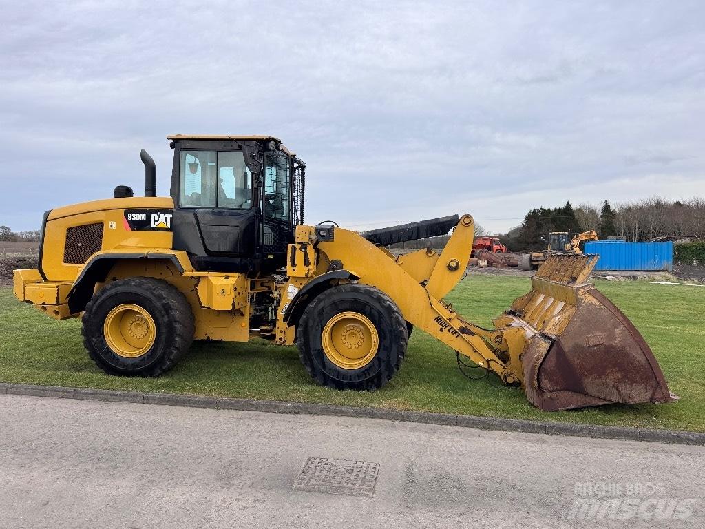 CAT 930 M Фронтальні навантажувачі