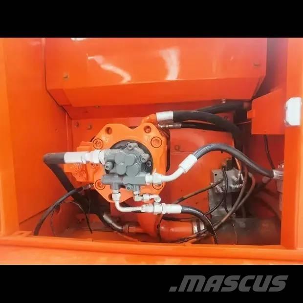 Doosan DX 225 LC Гусеничні екскаватори