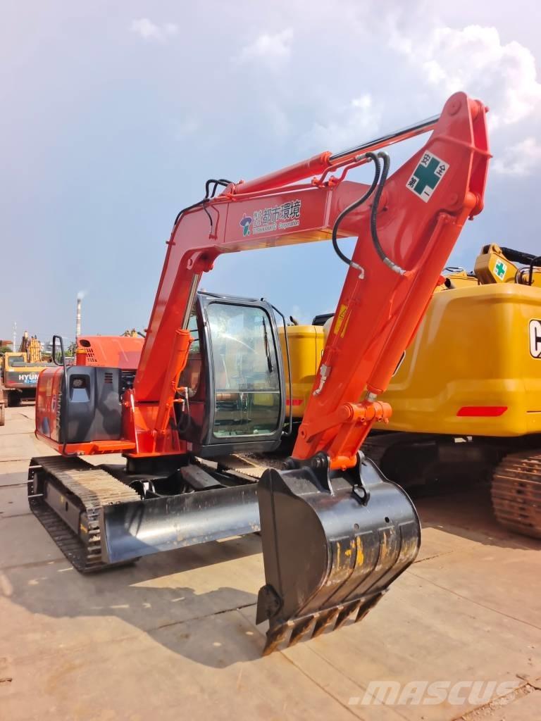 Hitachi Zaxis 70 Гусеничні екскаватори