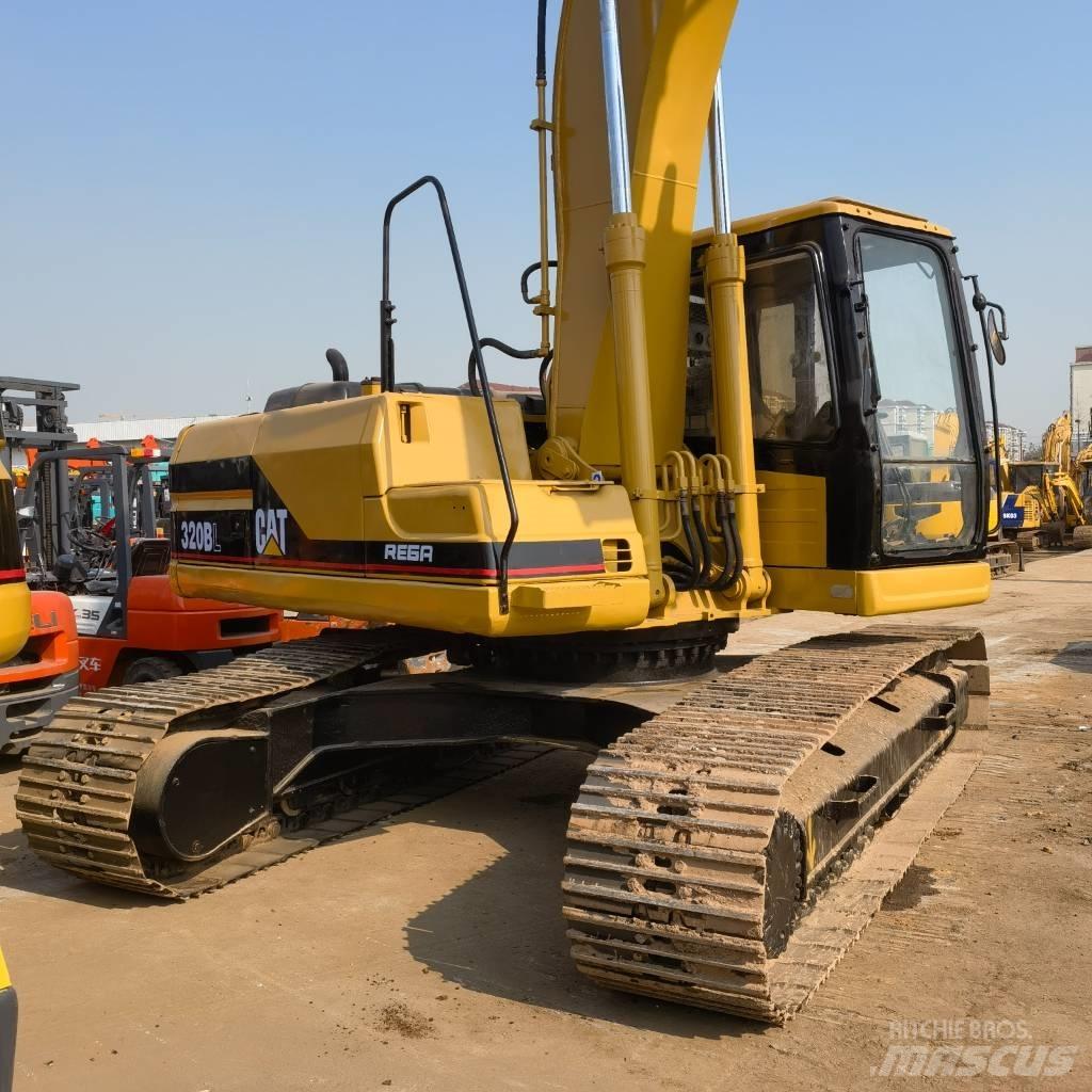 CAT 320 B L Гусеничні екскаватори