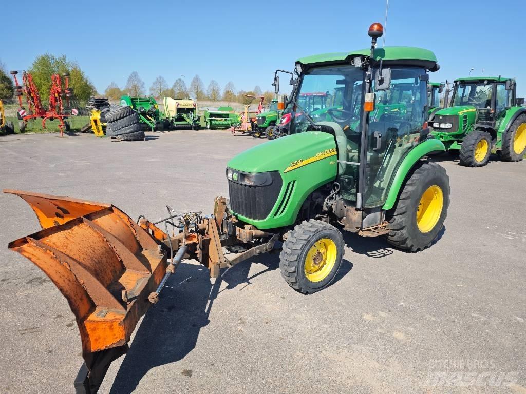 John Deere 3720 Трактори