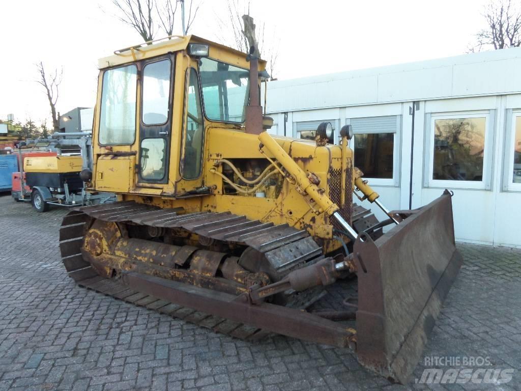 CAT D 4 E Гусеничні бульдозери