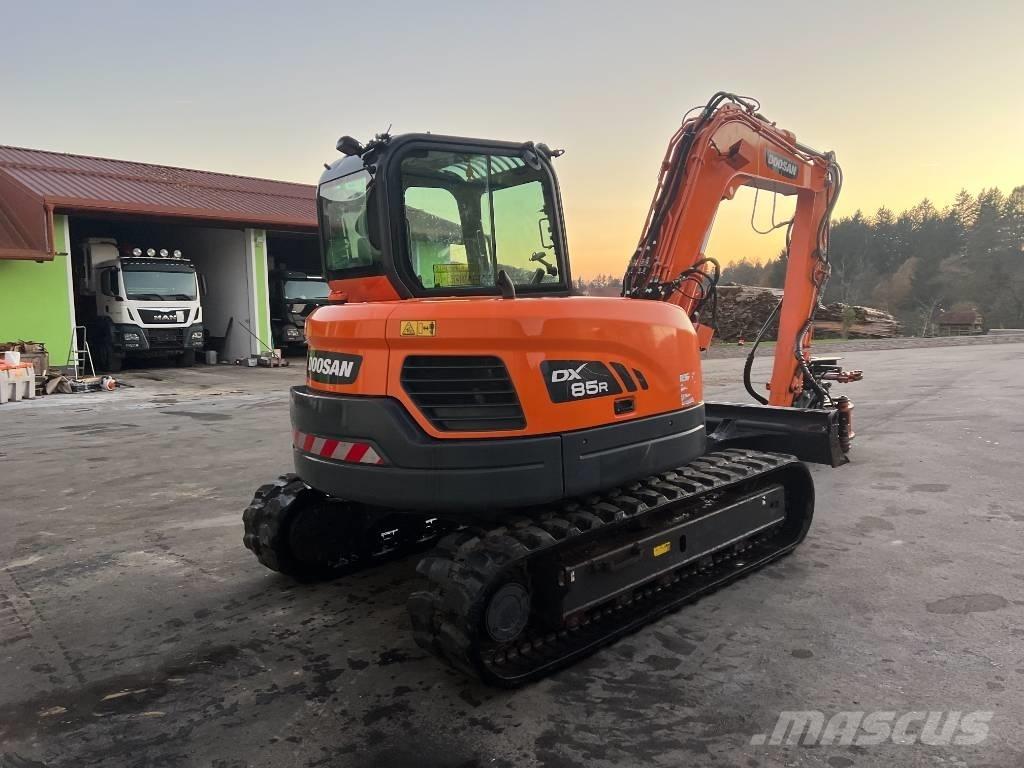 Doosan DX85R-3 Середні екскаватори 7т. - 12т.