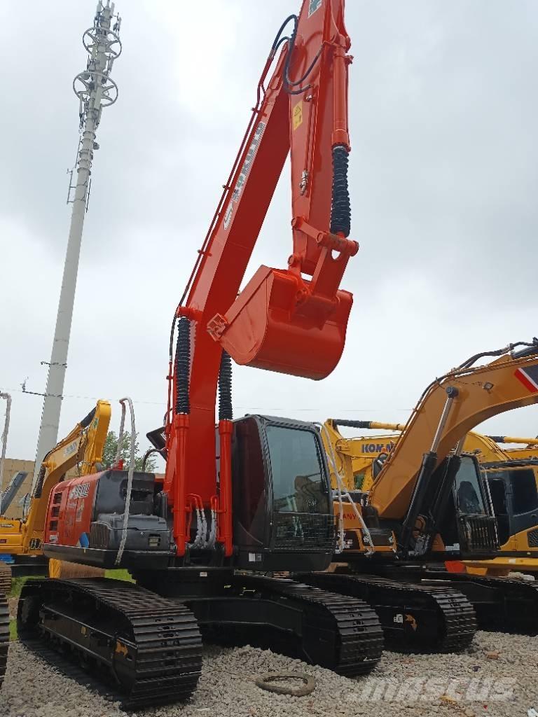 Hitachi ZX 200 Гусеничні екскаватори