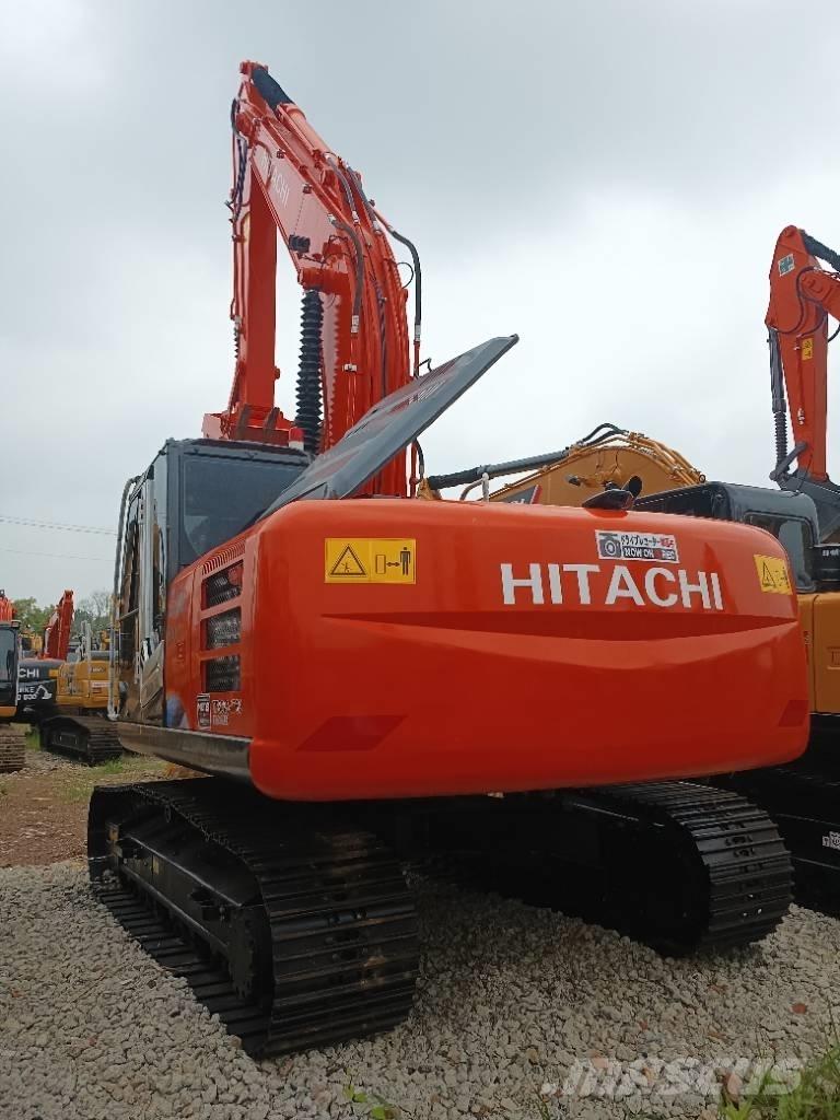 Hitachi ZX 200 Гусеничні екскаватори