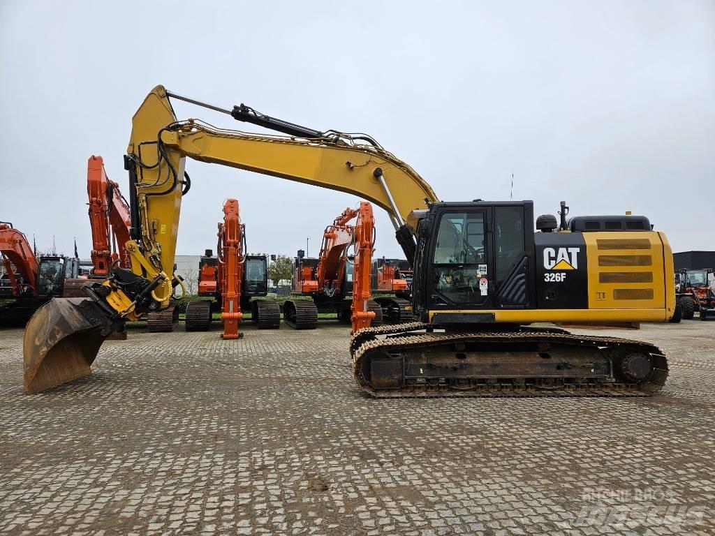 CAT 326 F L Гусеничні екскаватори