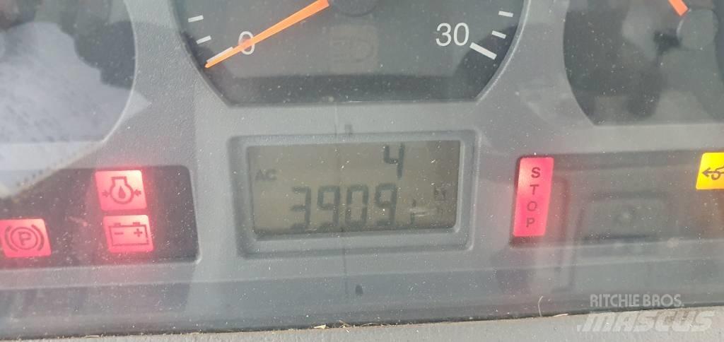 Valtra N 123 H5 Трактори