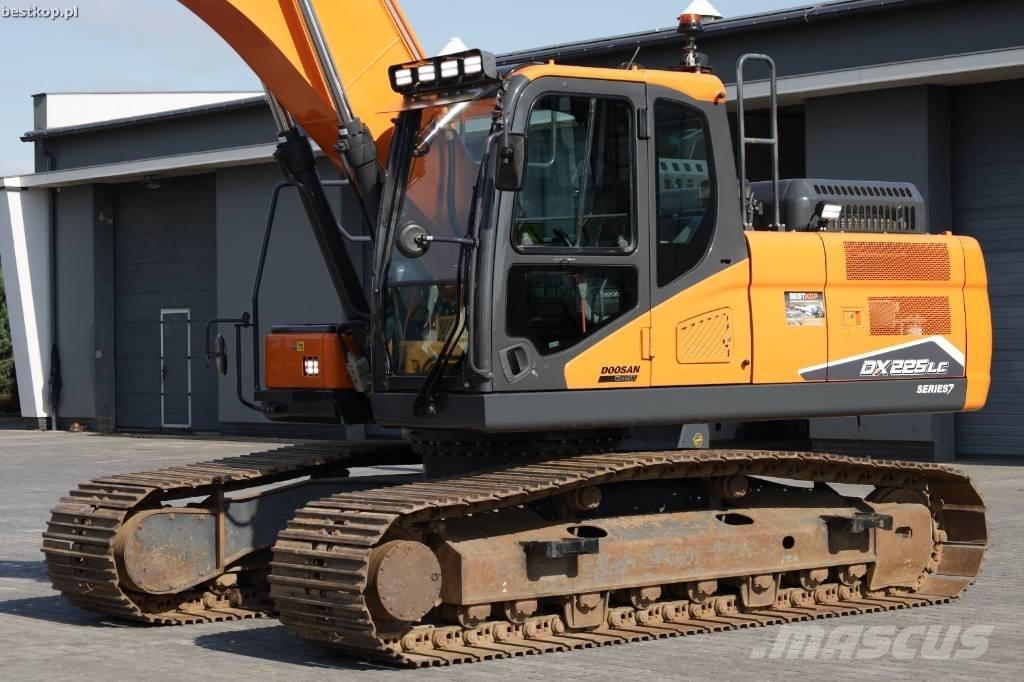 Doosan DX 225 LC-7 Гусеничні екскаватори