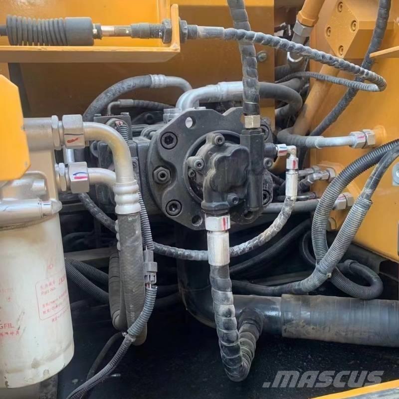 Sany SY 135 Гусеничні екскаватори