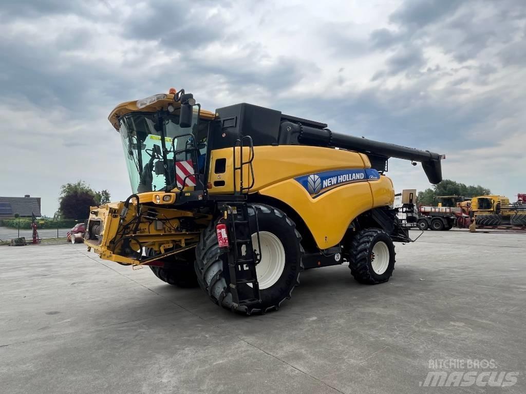 New Holland CR 9090 Зернозбиральні комбайни