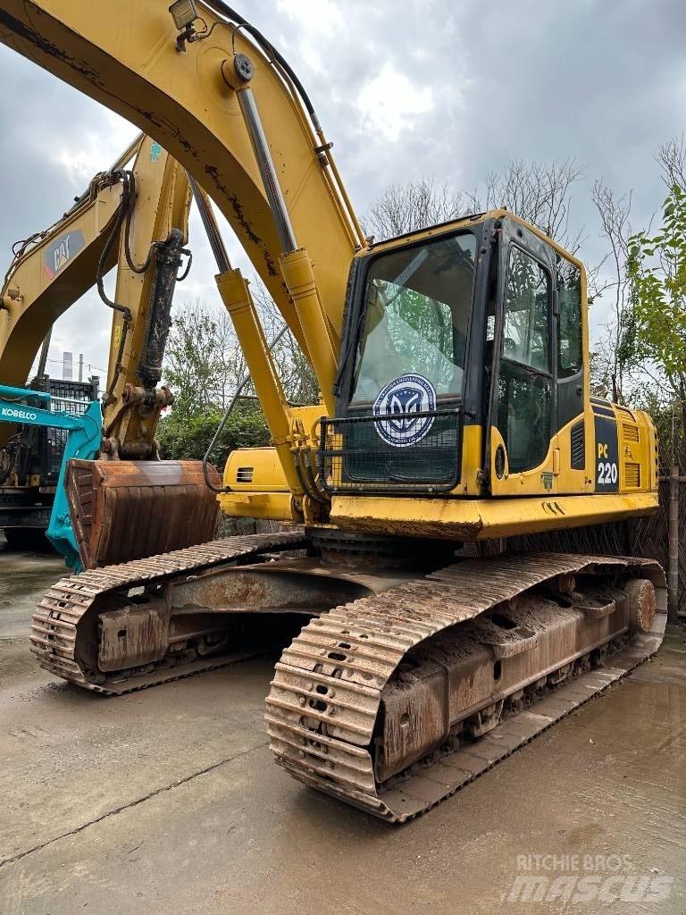 Komatsu PC 220-8 Гусеничні екскаватори