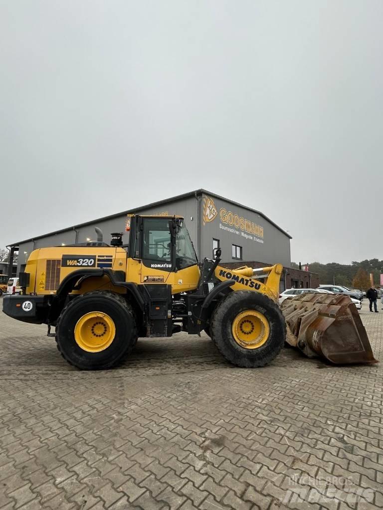 Komatsu WA 320 Фронтальні навантажувачі