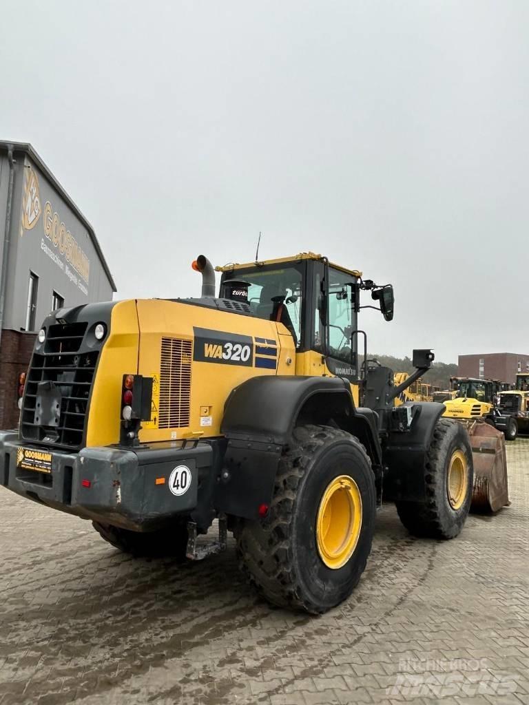 Komatsu WA 320 Фронтальні навантажувачі