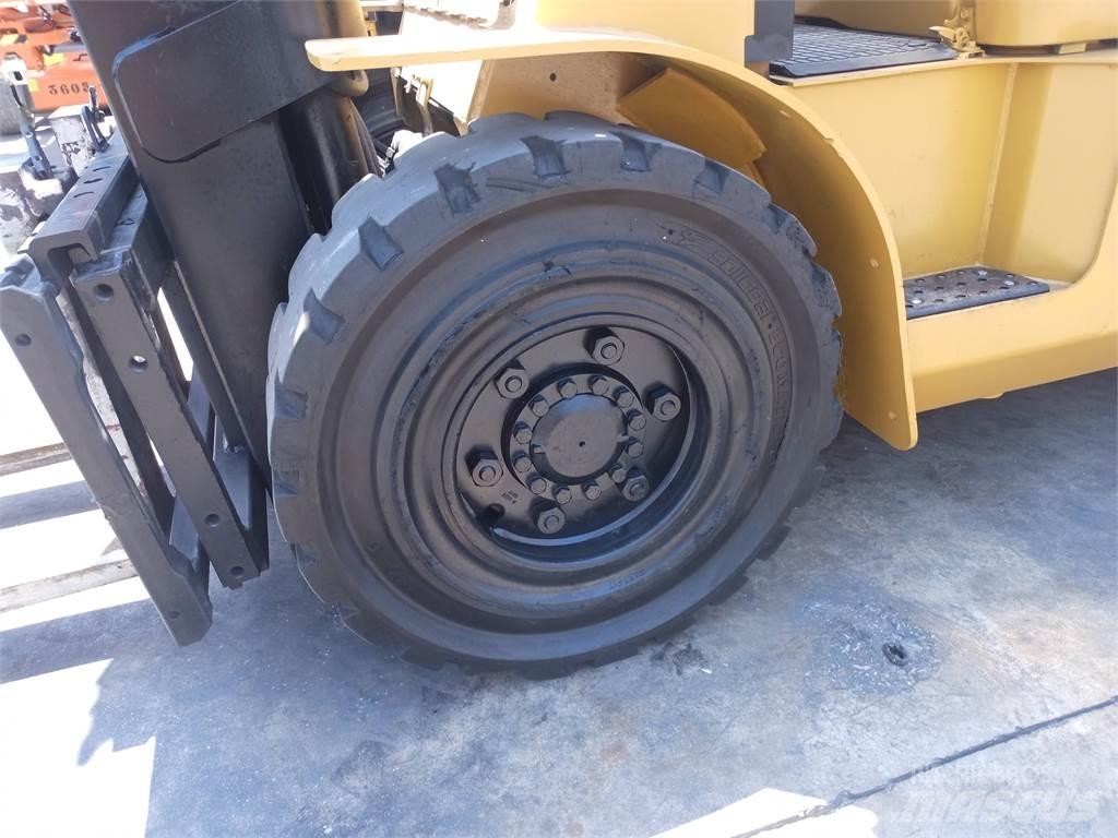 CAT DP45K Дизельні навантажувачі
