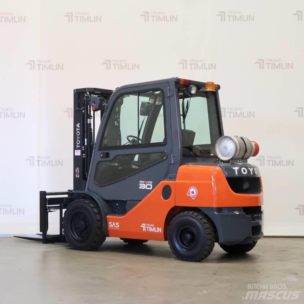Toyota 02-8FGF30 Газові навантажувачі