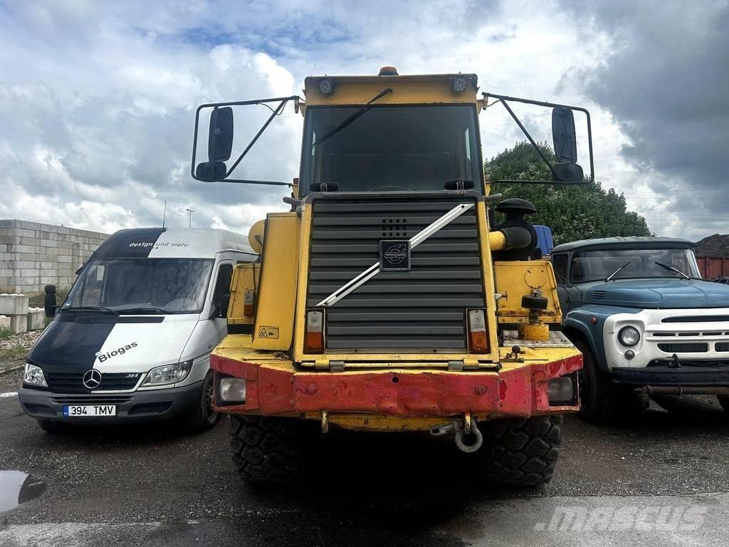 Volvo A25C Зчленовані самоскиди