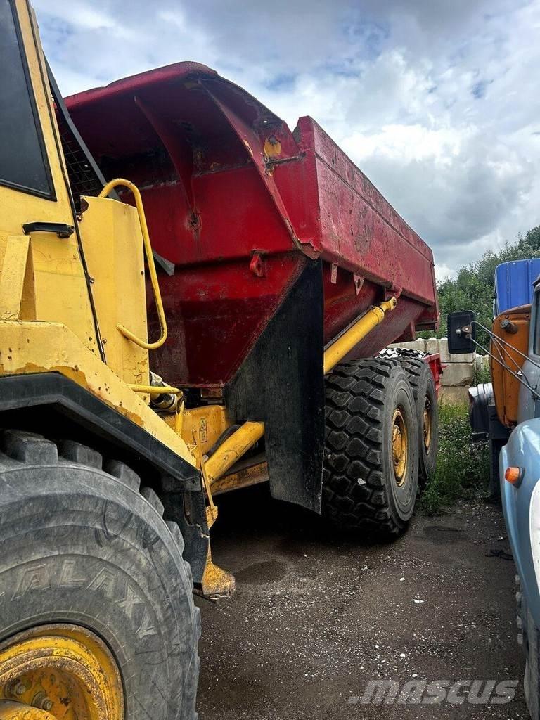 Volvo A25C Зчленовані самоскиди
