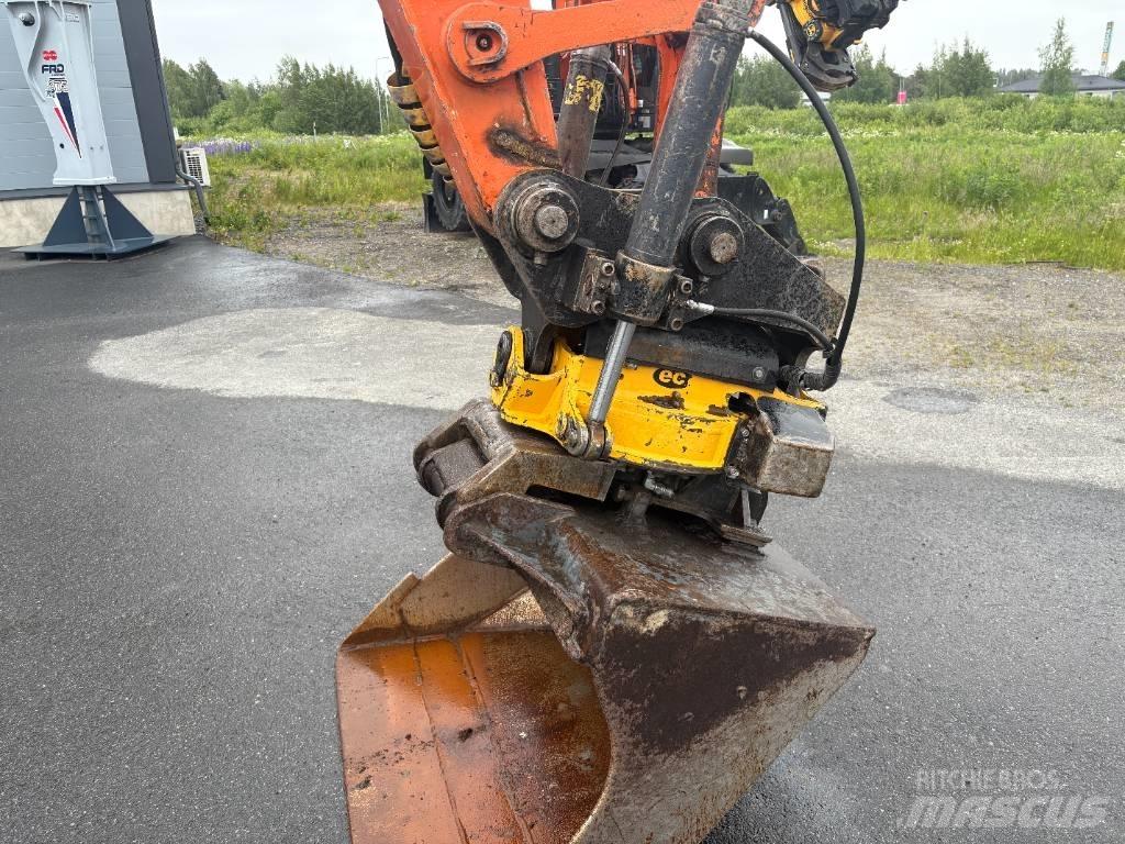 Hitachi ZX135US-3 Гусеничні екскаватори