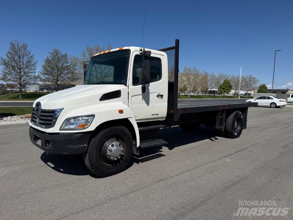 Hino 268 Вантажівки-платформи/бокове розвантаження