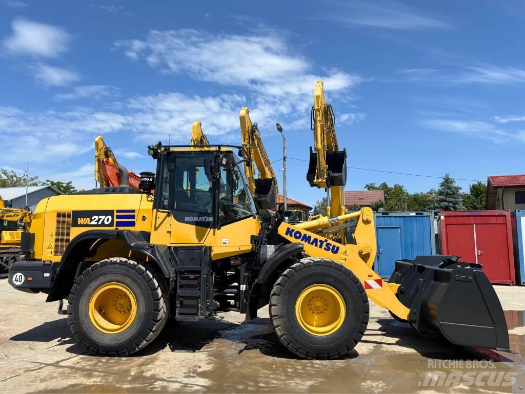 Komatsu WA270-8E0 Фронтальні навантажувачі