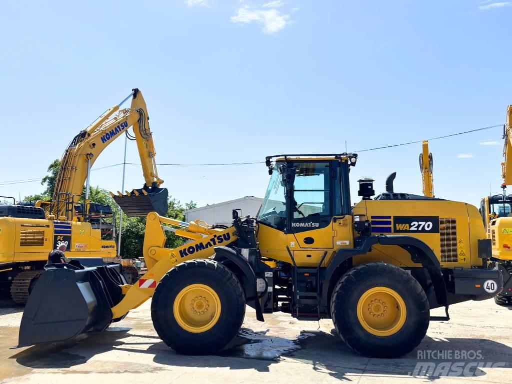 Komatsu WA270-8E0 Фронтальні навантажувачі