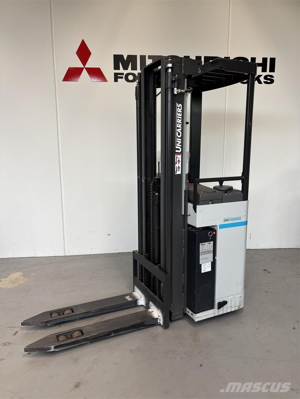 Atlet A160 Самохідні електроштабелери