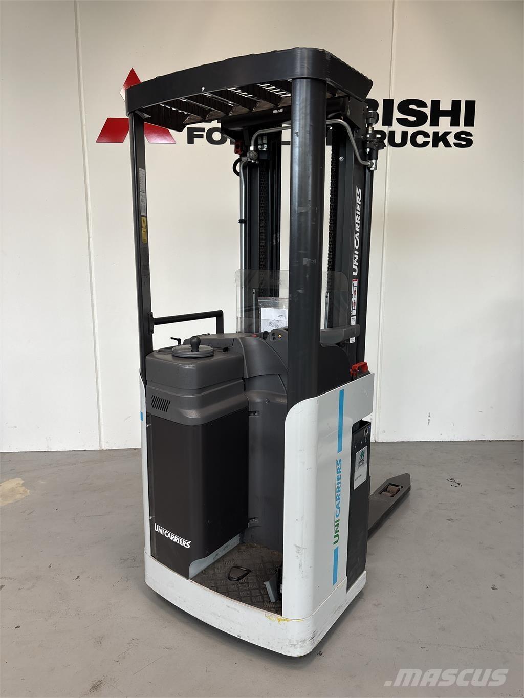 Atlet A160 Самохідні електроштабелери