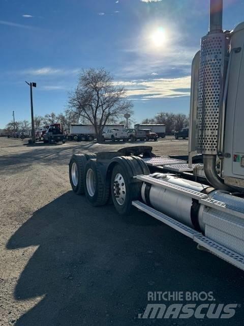 Western Star 4900 Тягачі