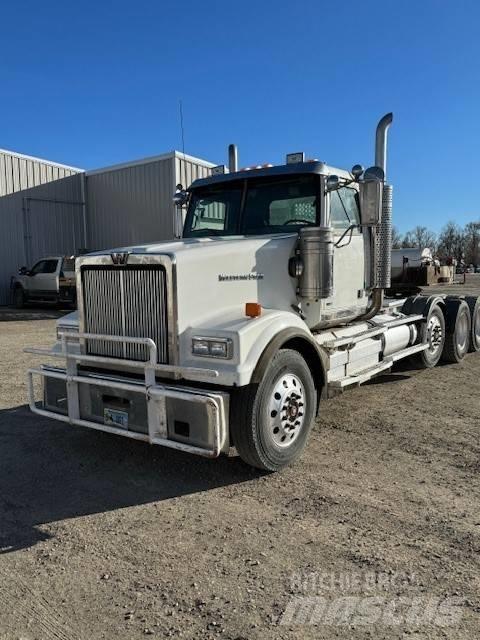 Western Star 4900 Тягачі