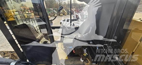 CAT 559D Лісонавантажувачі