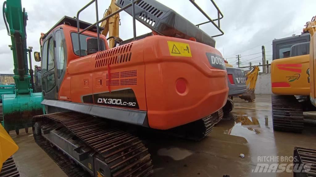 Doosan DX300 LC-9C Гусеничні екскаватори