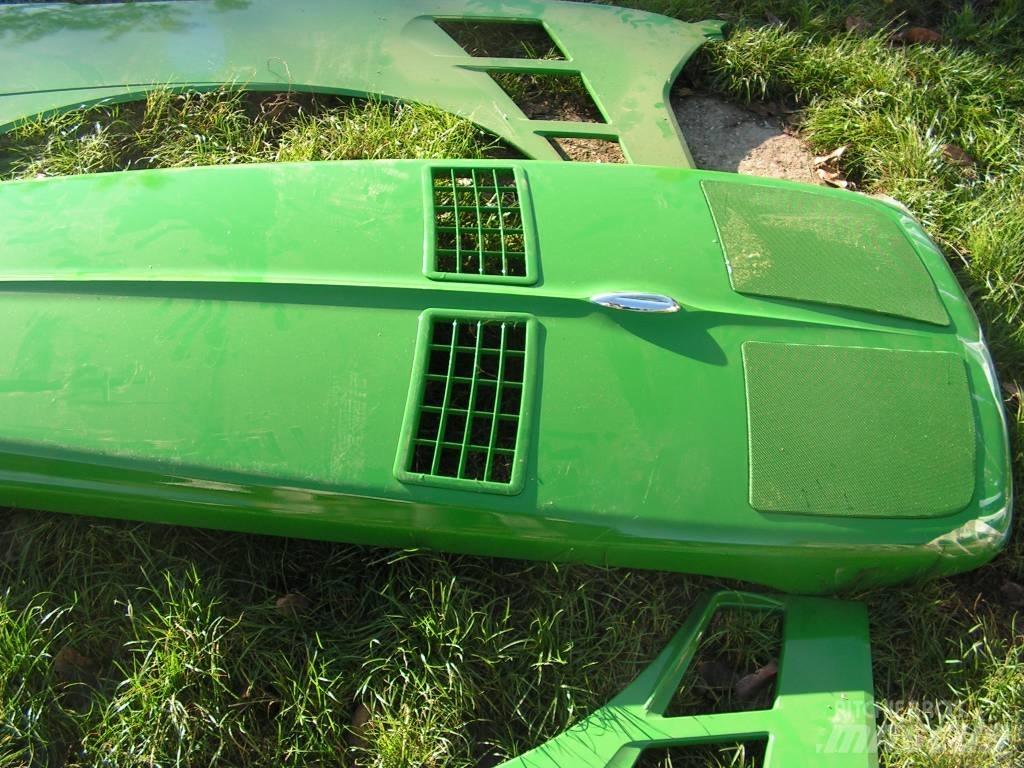 John Deere 8230 Шасі