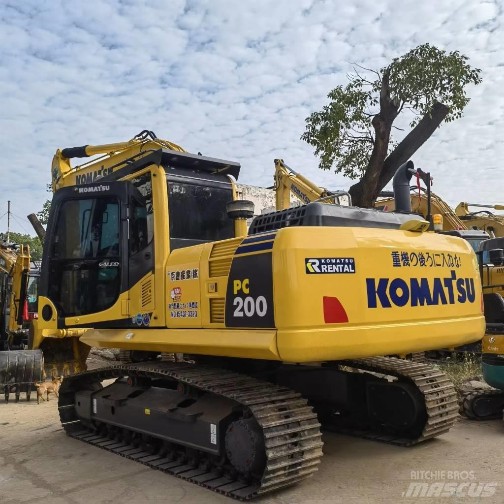 Komatsu PC 200 Гусеничні екскаватори