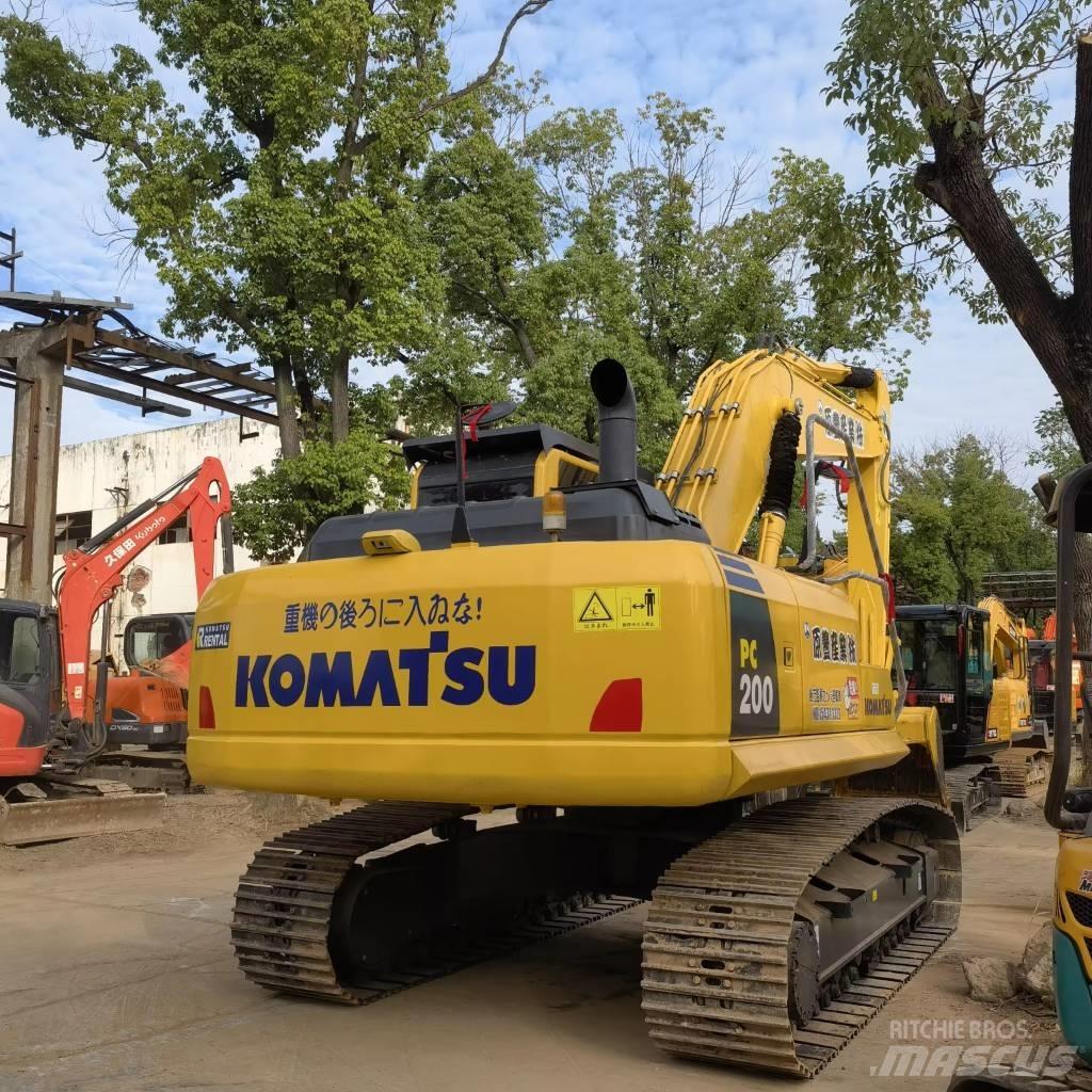 Komatsu PC 200 Гусеничні екскаватори