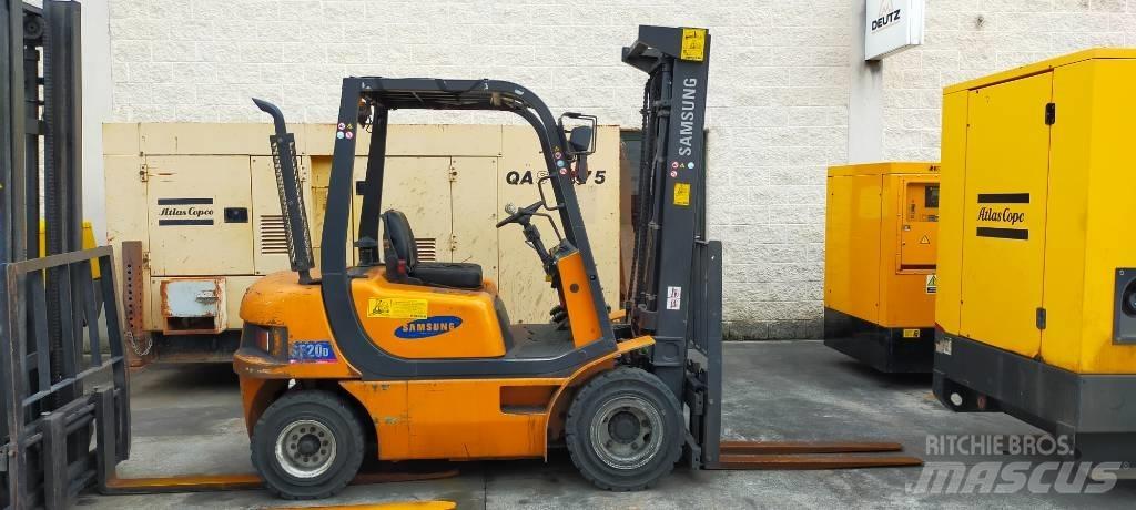 Samsung SF 20 D Дизельні навантажувачі