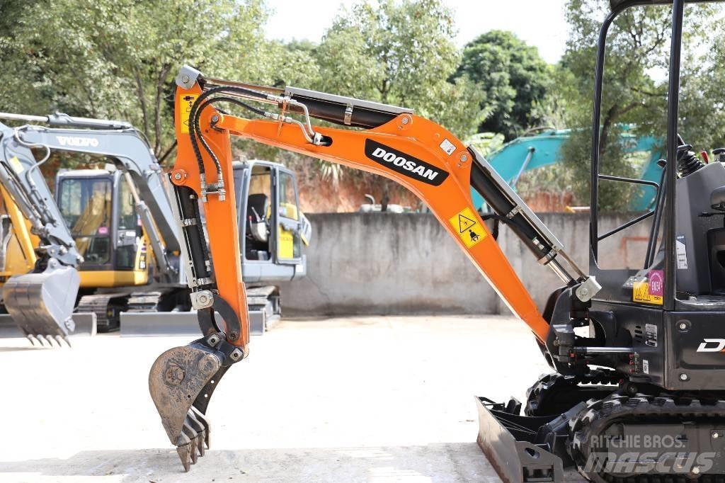 Doosan DX 17 Гусеничні екскаватори