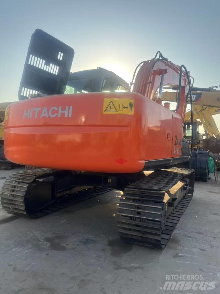 Hitachi ZX 120 Гусеничні екскаватори