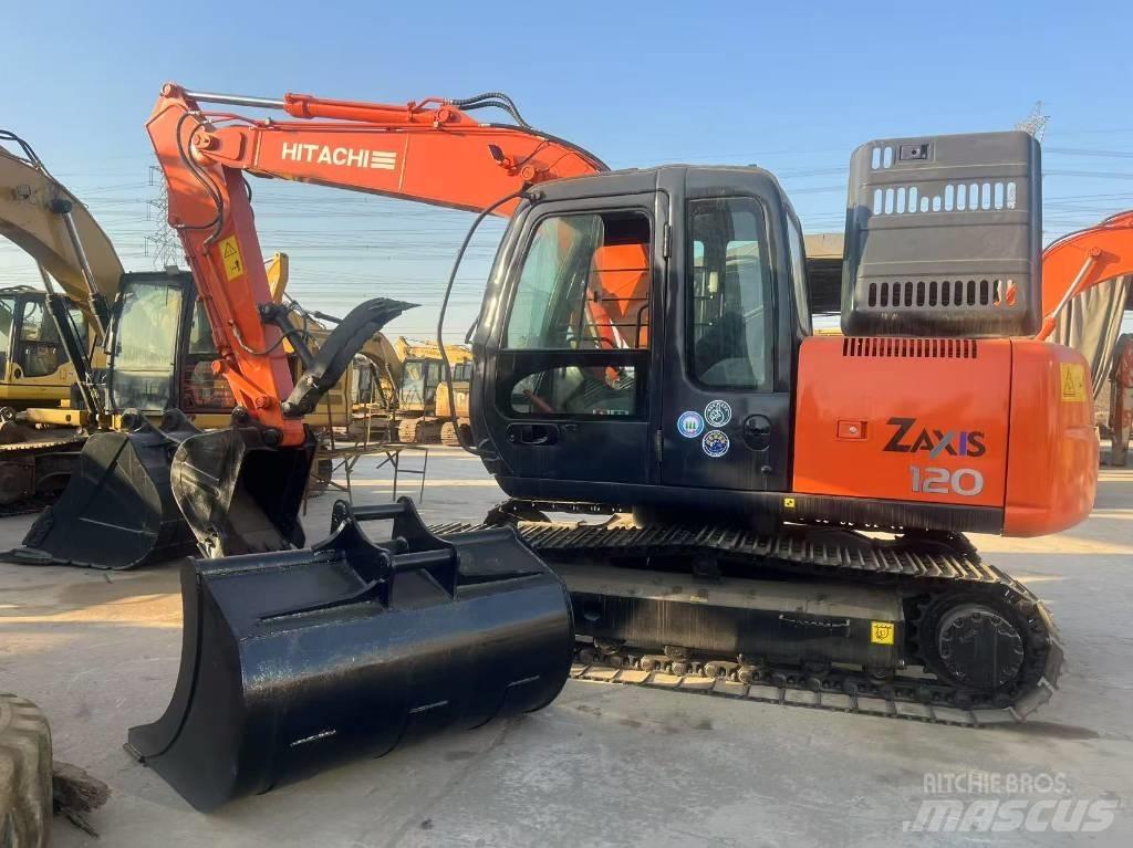 Hitachi ZX 120 Гусеничні екскаватори