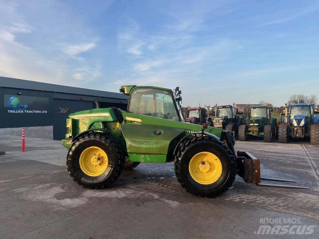 John Deere 3200 Телескопічні навантажувачі