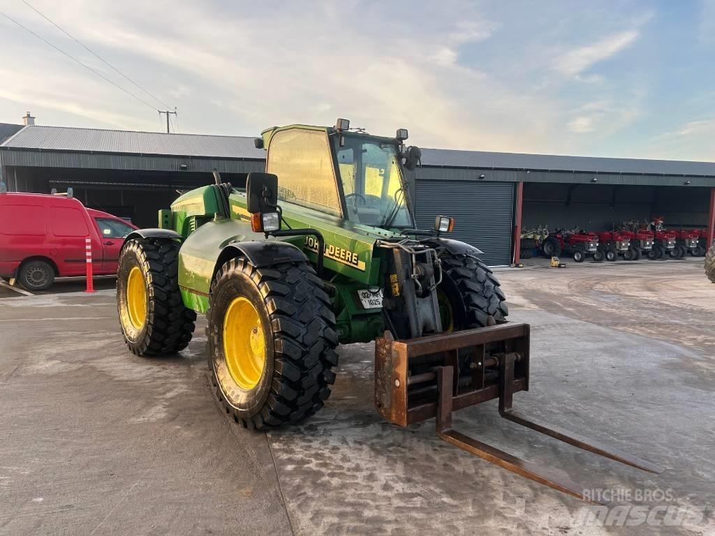 John Deere 3200 Телескопічні навантажувачі