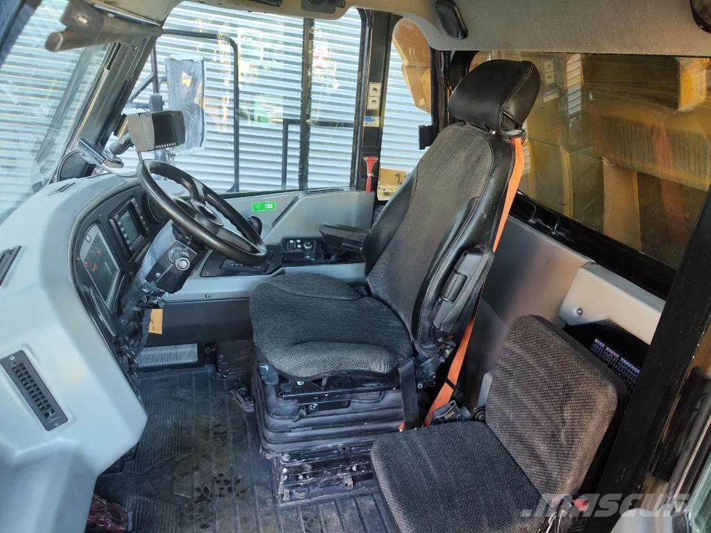 CAT 772G Кар`єрні самоскиди