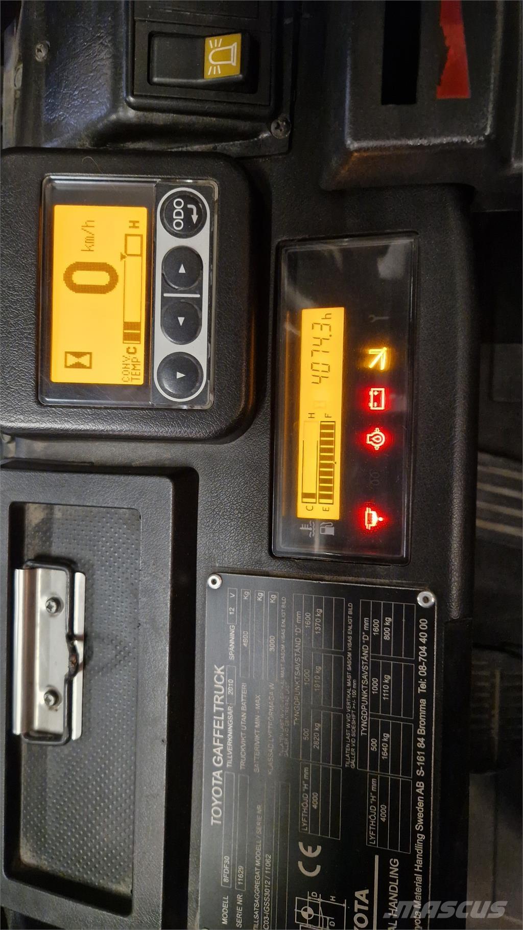 Toyota 8FDF30 Дизельні навантажувачі